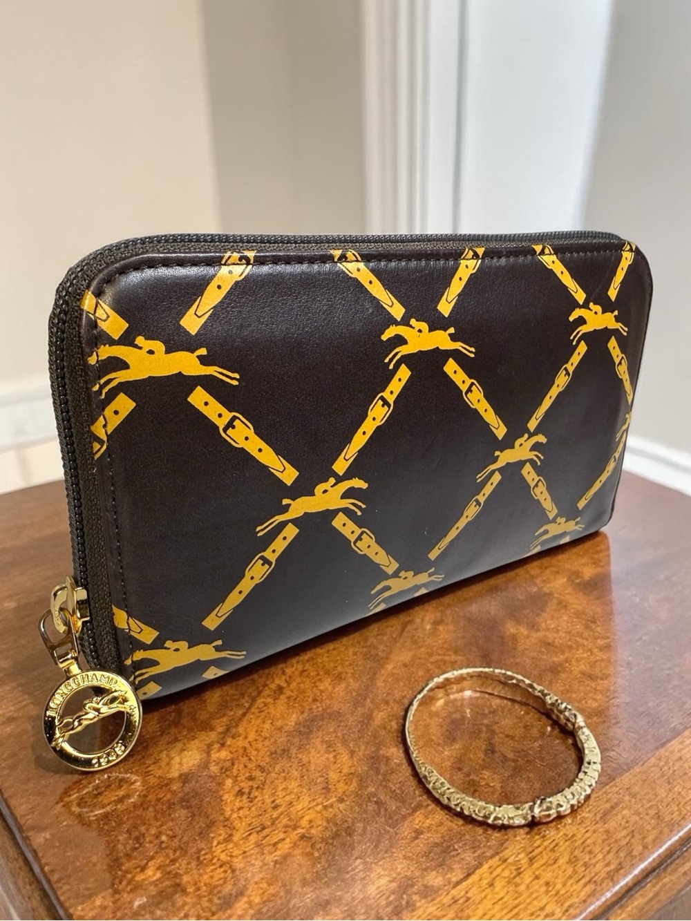Longchamp Horse Print Zip Around Long Wallet Brown Leather Gold Zipper ✨ EUC